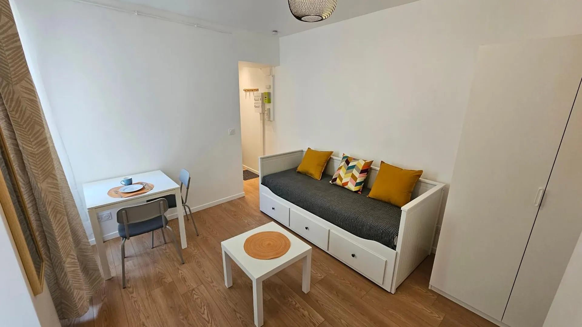 Fantastic Renovated Studio In Paris Apartment